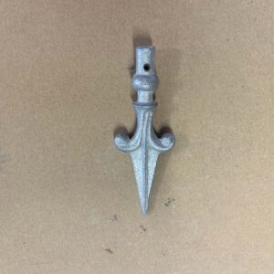 kerítéscsúcs csőbe